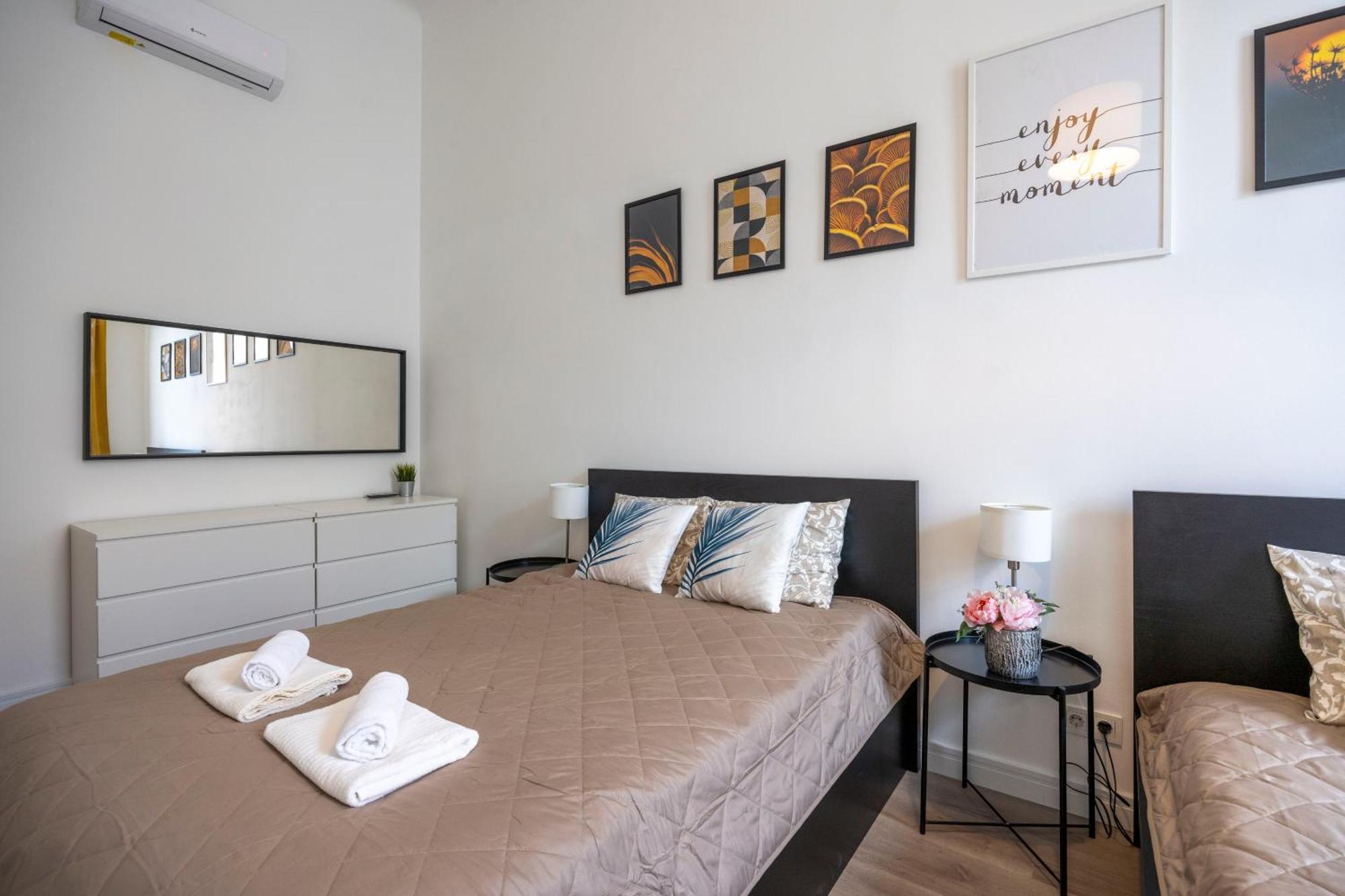 בודפשט Spacious Cozy Home With 4Bedroom In The Heart Of Bp מראה חיצוני תמונה