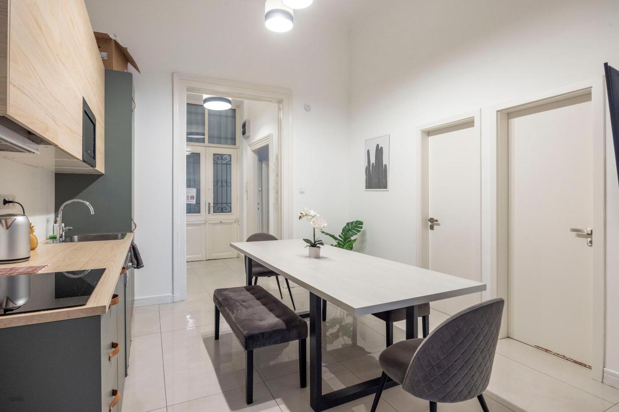 בודפשט Spacious Cozy Home With 4Bedroom In The Heart Of Bp מראה חיצוני תמונה