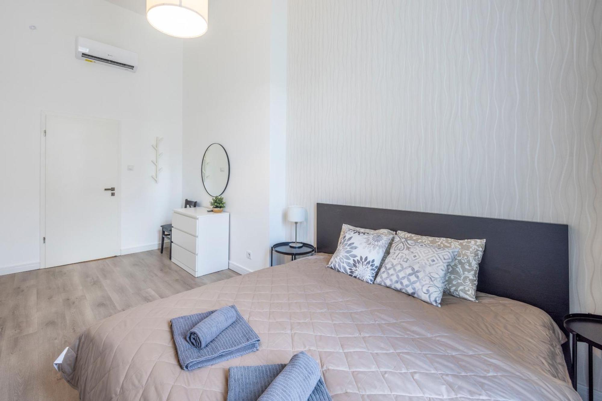 בודפשט Spacious Cozy Home With 4Bedroom In The Heart Of Bp מראה חיצוני תמונה