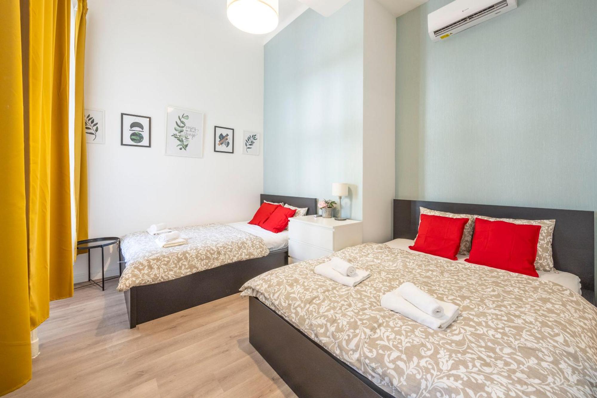 בודפשט Spacious Cozy Home With 4Bedroom In The Heart Of Bp מראה חיצוני תמונה
